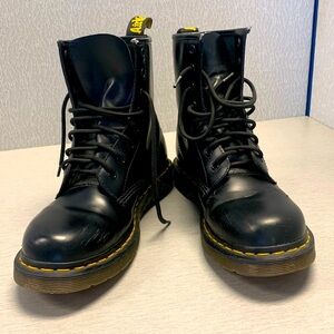 Dr. Martens AirwWair Women’s Size 8US 39EU Black Combat Boots 11821 USED